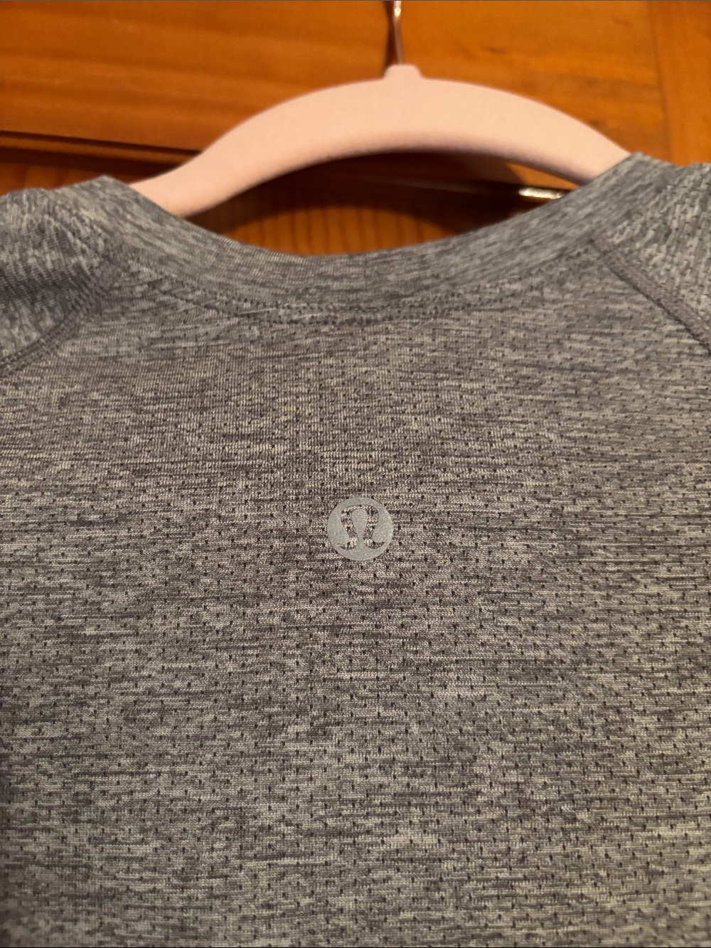 Lululemon cropped swiftly tech short sleeve shirt 2.0 in heather grey. - Picture 3 of 4